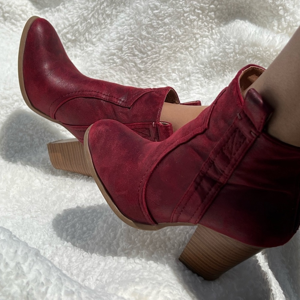 Booties/Cowboy boot